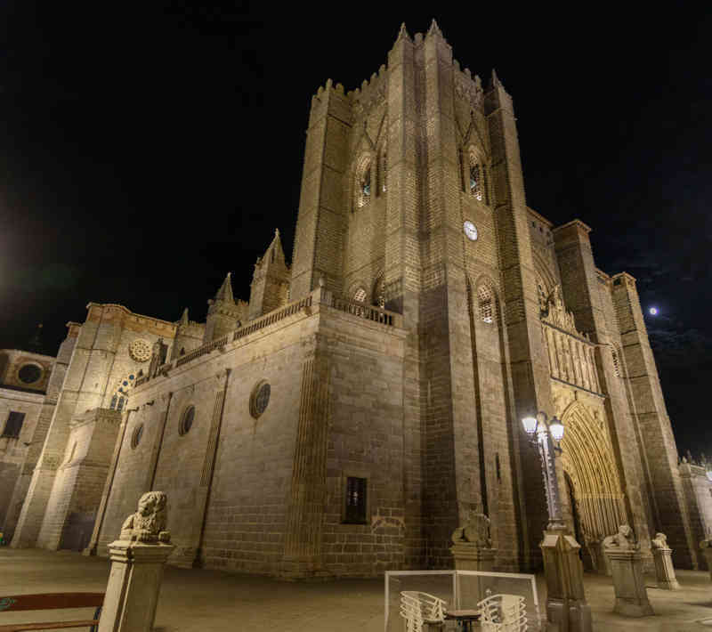 Ávila 020 - catedral de El Salvador.jpg